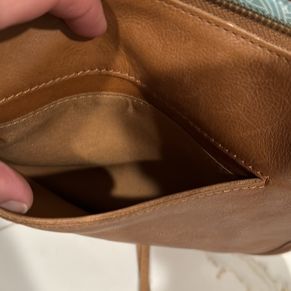 The SAK camel color leather crossbody purse with tassel zipper - new used - Picture 5 of 6